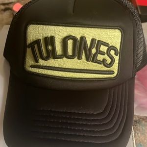 adjustable trucker hat